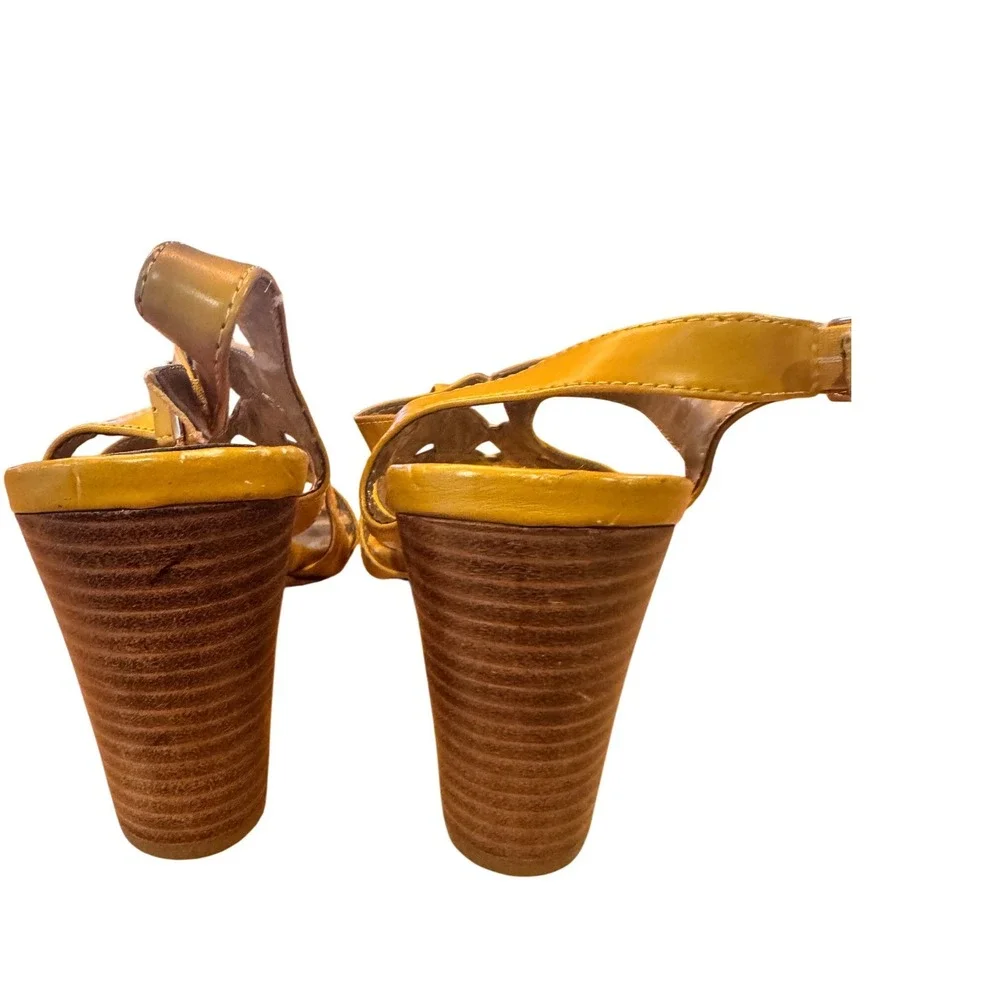 Bandolino Mustard Yellow Strappy Block Heel‎ Sandals Women Size 10